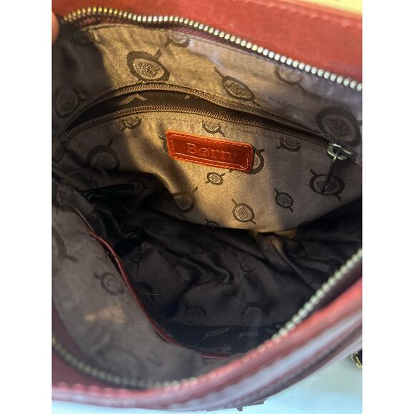 Børn Red Leather Crossbody Bag - Stylish and Practical! - Picture 7 of 12